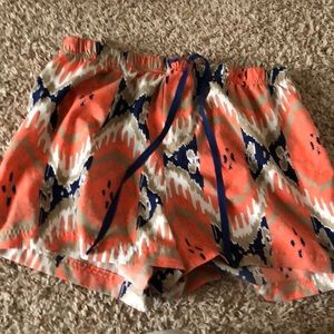 Shorts super stylish and size large